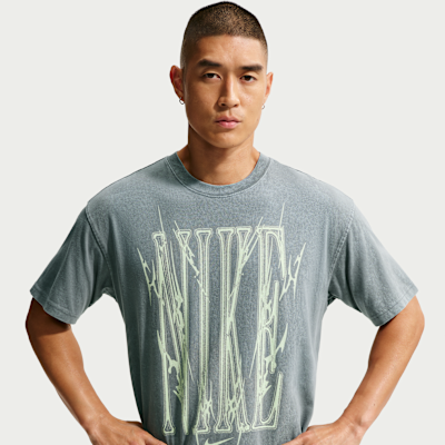 Nike Men's T-Shirt. Nike JP